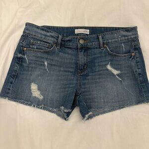 LOFT Ann Taylor Blue Trendy Distressed Jean Shorts Size 27 4 2.5” Inseam